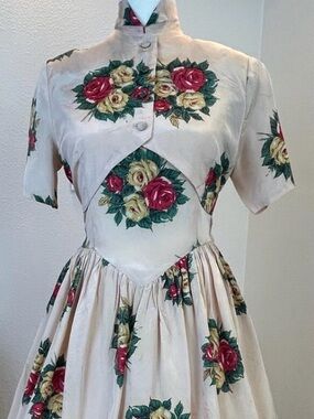 1950s original dress Cream Floral Fit-and-Flare Dress